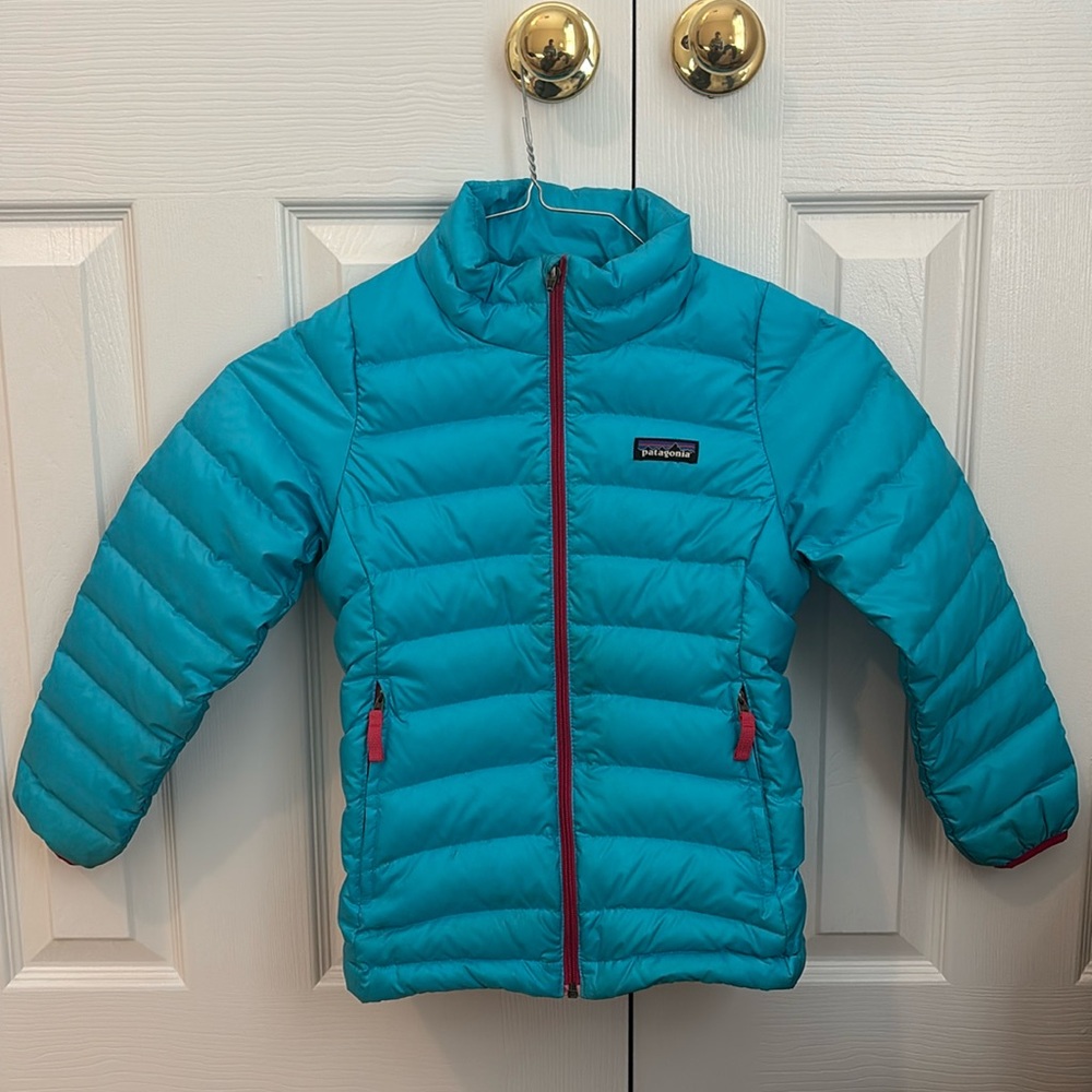 Girls Patagonia jacket. Down.